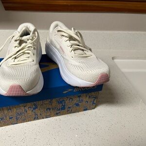 Brooks Women's Cream and Pink Running Shoes